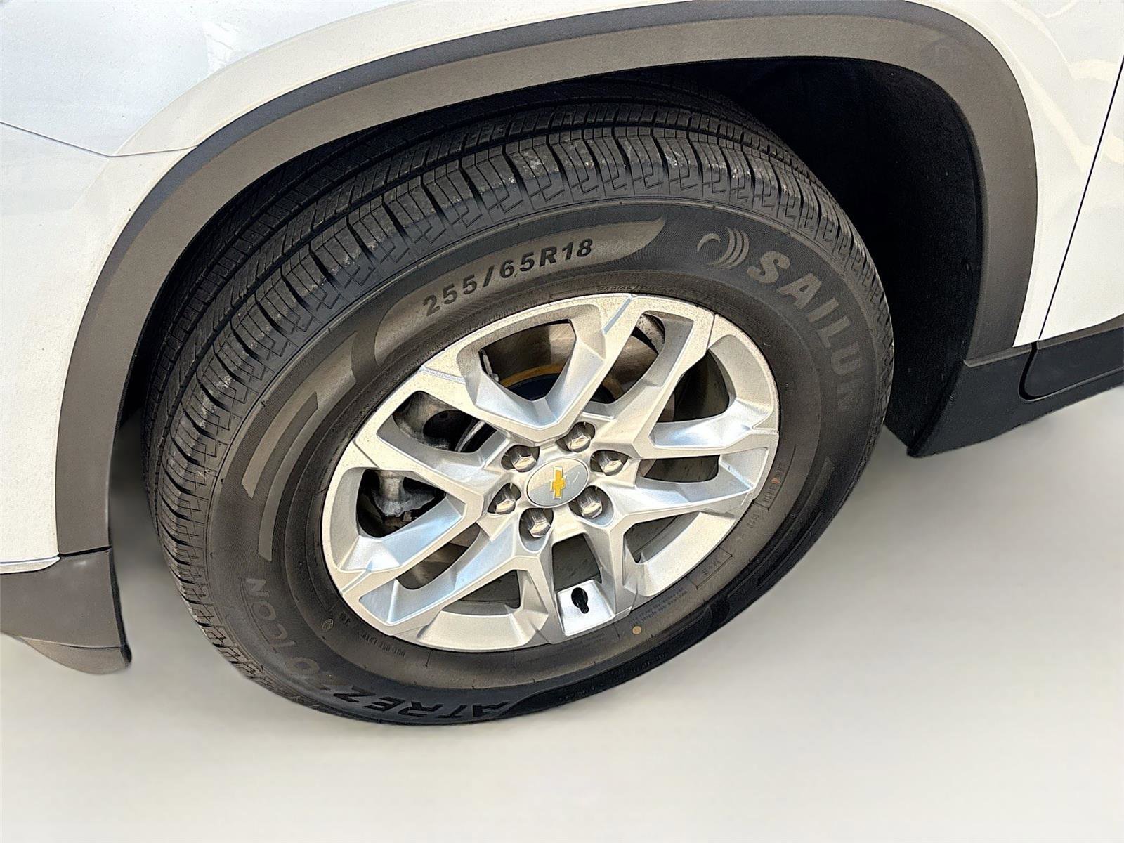 Used 2020 Chevrolet Traverse LT w/ Driver Confidence II Package image 36