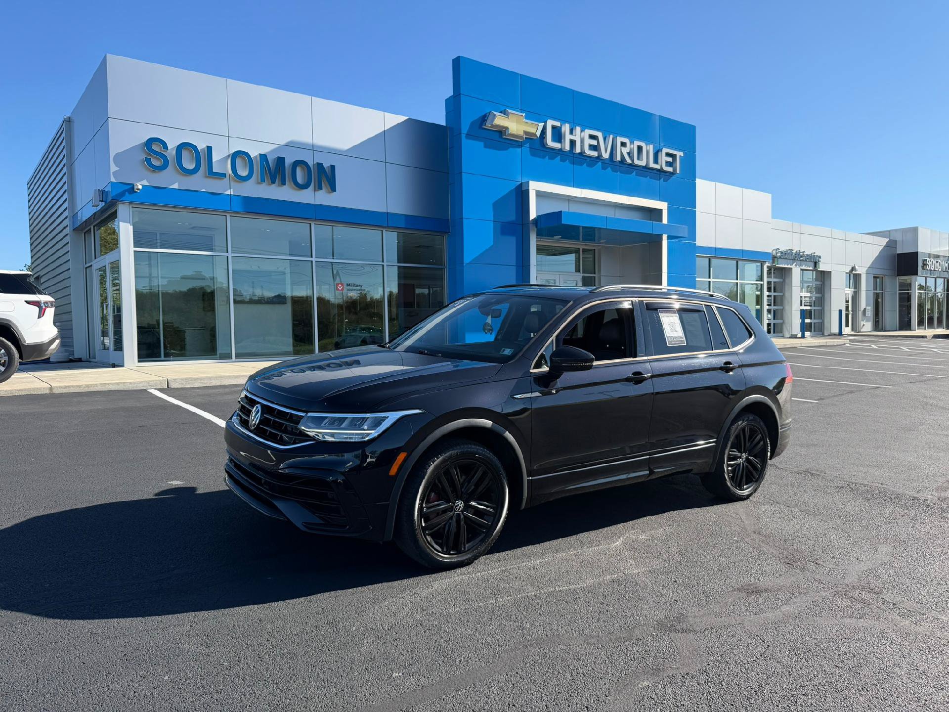 Used 2022 Volkswagen Tiguan SE R-Line