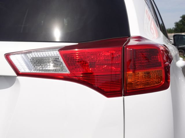Used 2015 Toyota RAV4 XLE FWD image 8