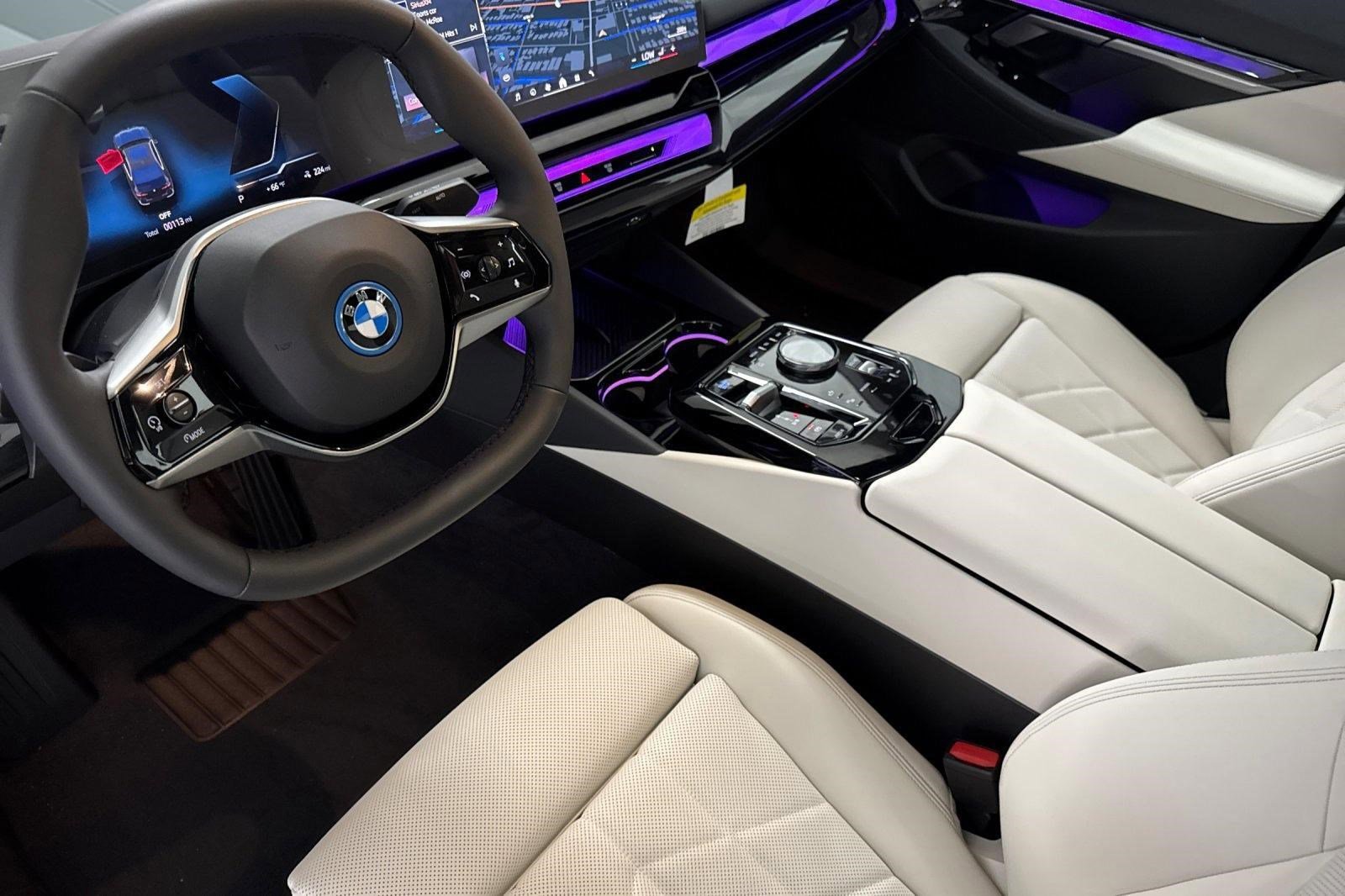 Used 2026 BMW i5 M60 w/ Convenience Package RWD image 4