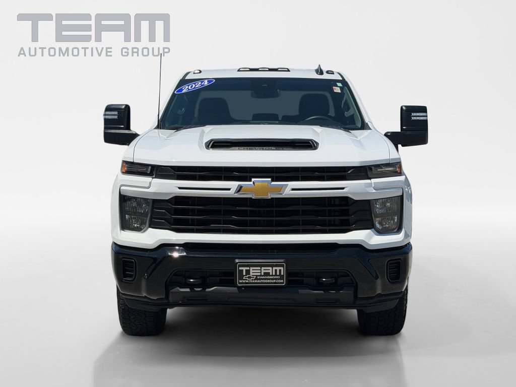 Used 2024 Chevrolet Silverado 2500 Custom w/ Custom Value Package AWD/4WD image 2
