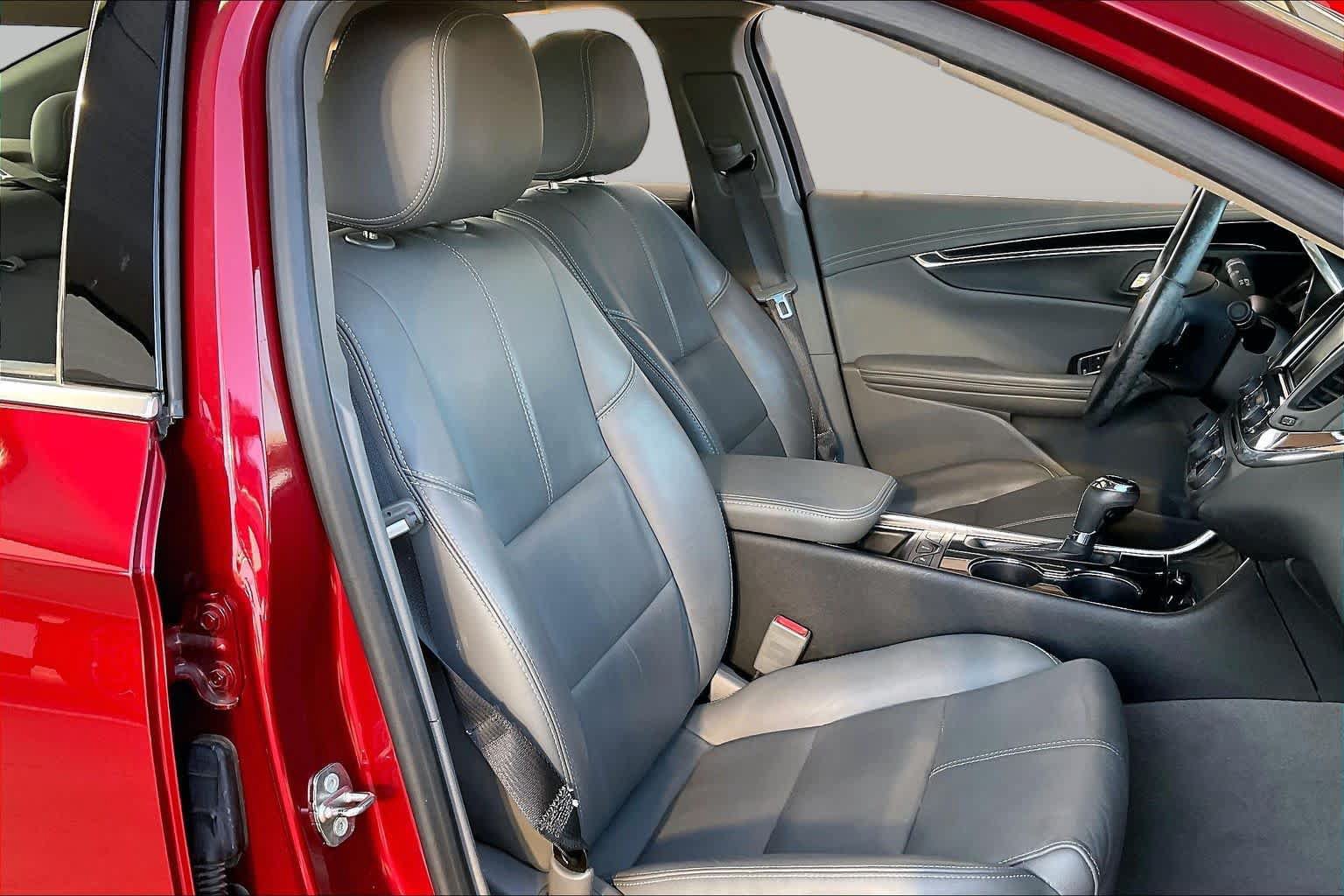 Used 2018 Chevrolet Impala LT w/ Sunroof and Spoiler Package FWD image 10