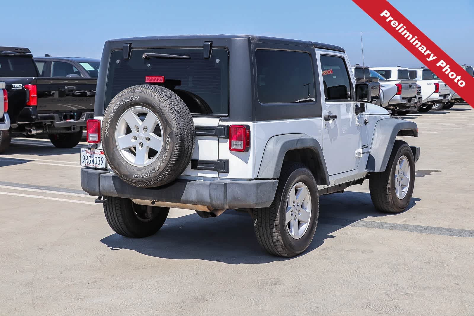 Used 2018 Jeep Wrangler Sport AWD/4WD image 5