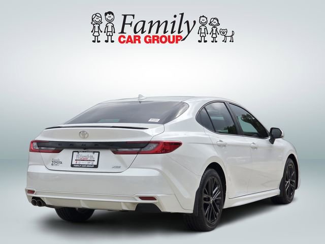 Used 2025 Toyota Camry XSE FWD image 4
