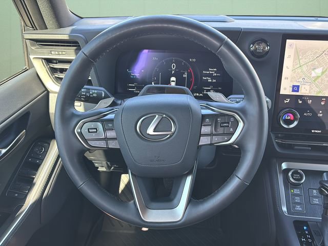 Used 2024 Lexus GX 550 AWD/4WD image 16