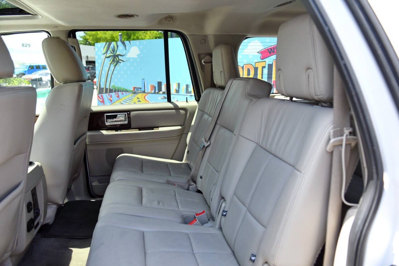 Used 2014 Lincoln Navigator L 2WD image 14