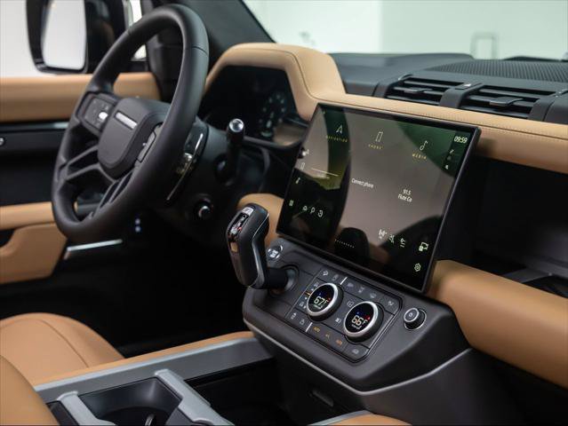 New 2026 Land Rover Defender 90 V8 AWD/4WD image 24