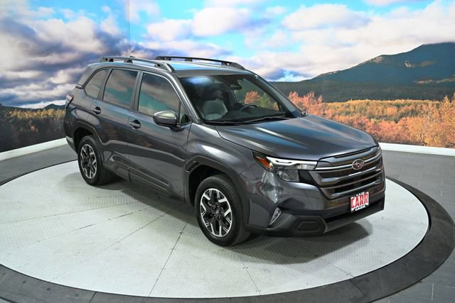 Used 2025 Subaru Forester Premium AWD/4WD image 2