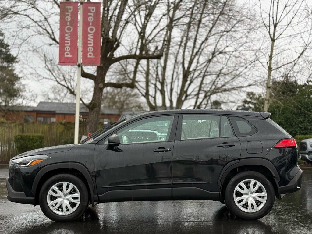 Used 2023 Toyota Corolla Cross L image 2