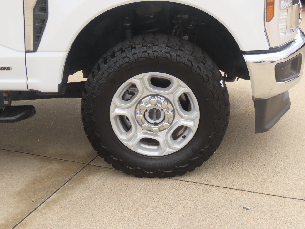 Used 2025 Ford F250 XLT w/ FX4 Off-Road Package AWD/4WD image 9