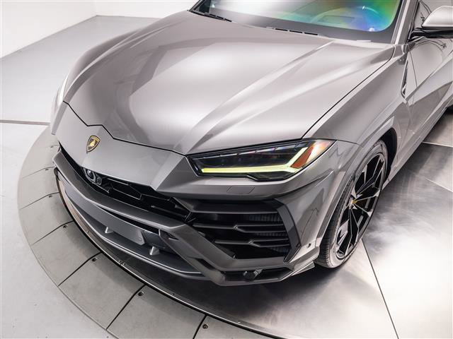 Used 2021 Lamborghini Urus image 9
