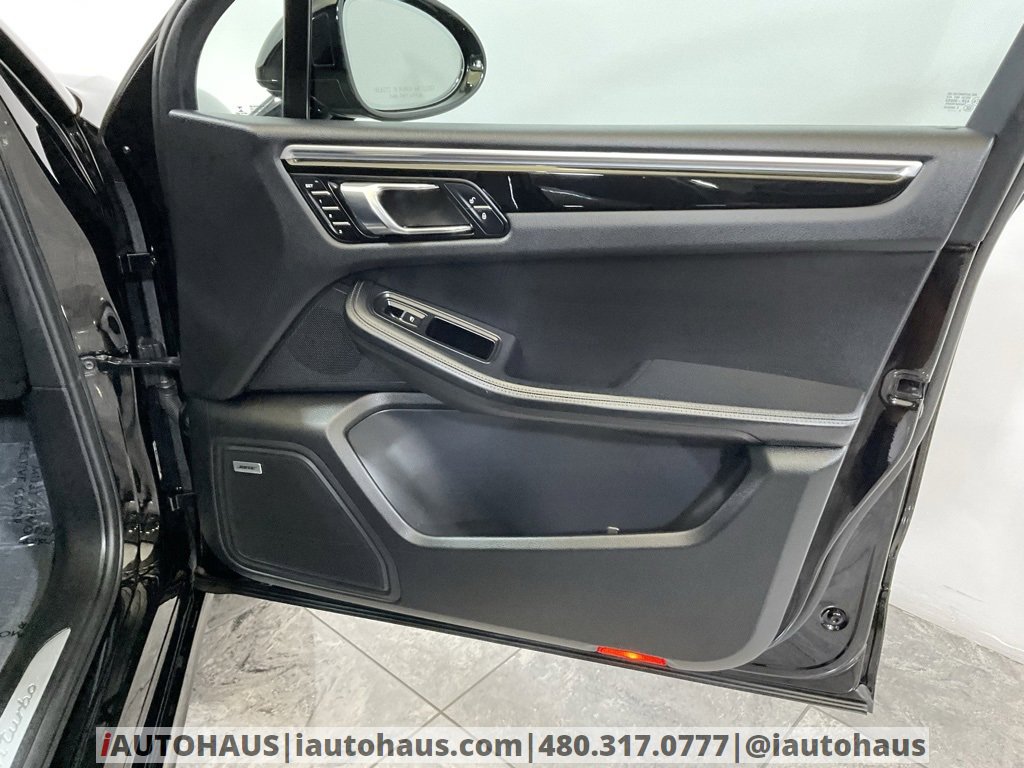 Used 2018 Porsche Macan Turbo w/ Premium Package Plus image 41
