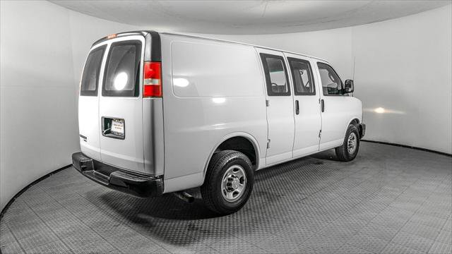 Used 2016 Chevrolet Express 2500 image 9