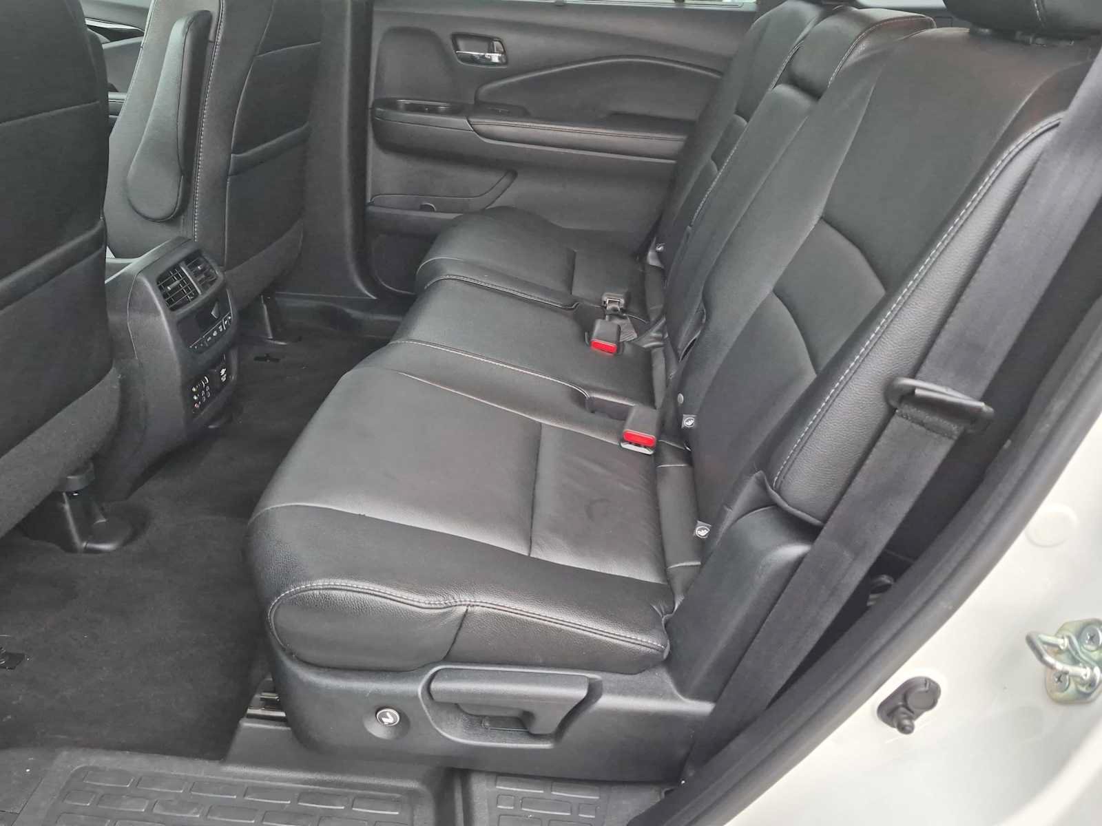 Used 2017 Honda Pilot Touring image 21