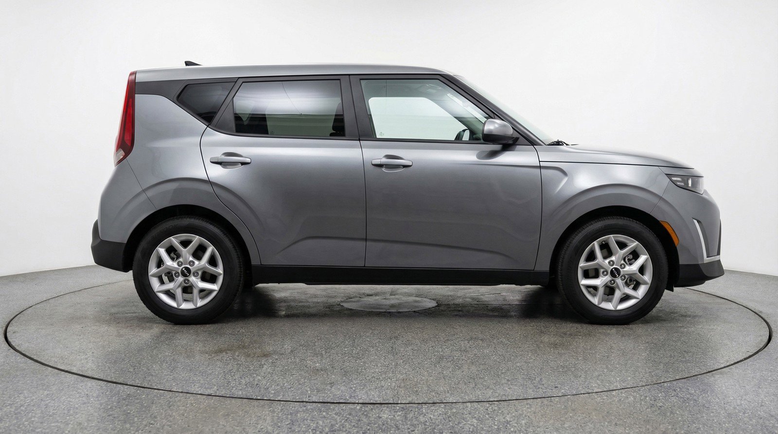 Used 2025 Kia Soul LX w/ LX Technology Package FWD image 11