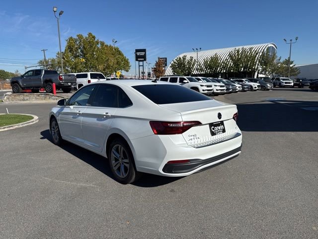Used 2024 Volkswagen Jetta SE image 8