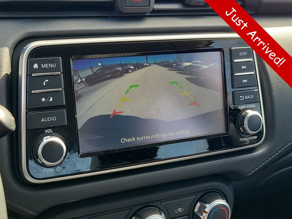 Used 2023 Nissan Versa S w/ Trunk Package image 27