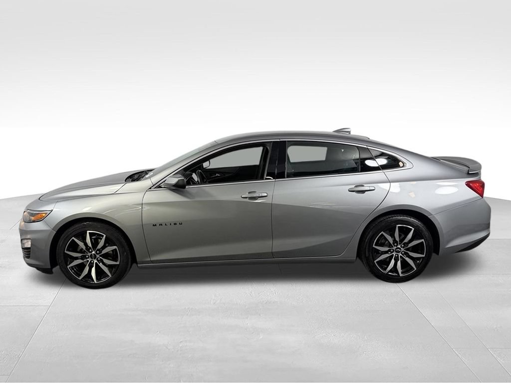 Used 2025 Chevrolet Malibu RS FWD image 9