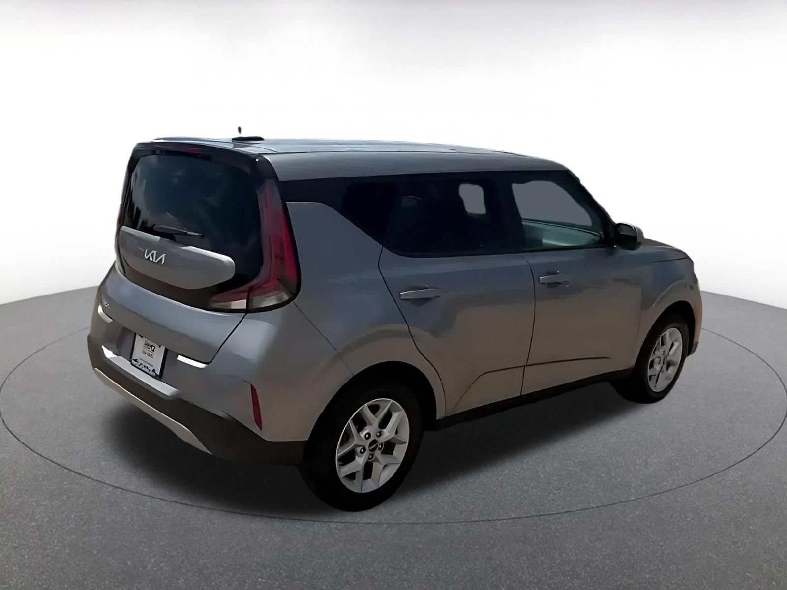 Used 2025 Kia Soul LX w/ LX Technology Package FWD image 13