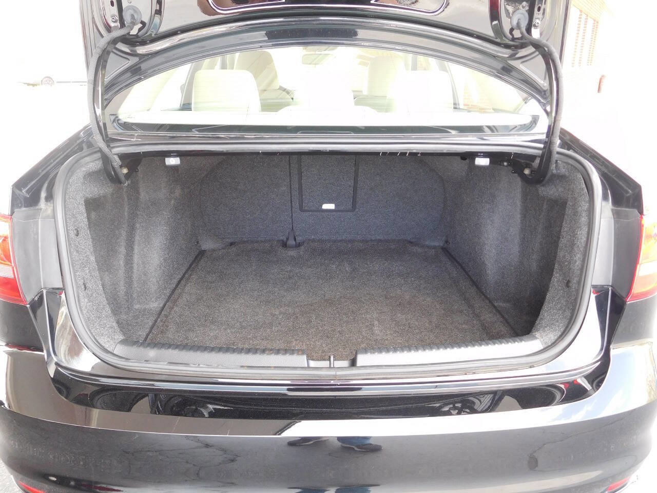 Used 2015 Volkswagen Jetta SE image 7