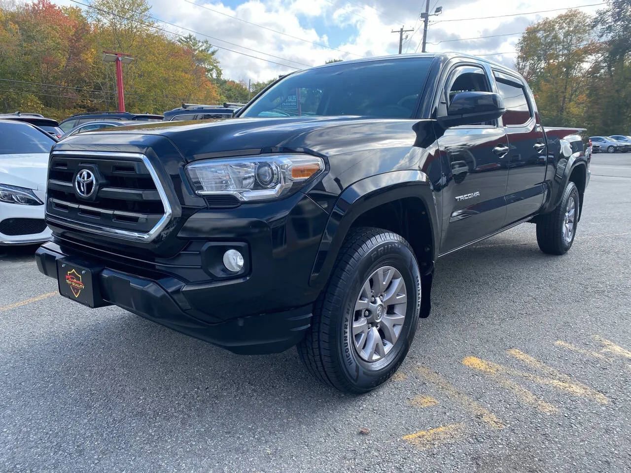 Used 2016 Toyota Tacoma SR5 w/ SR5 Appearance Package (SN) image 2