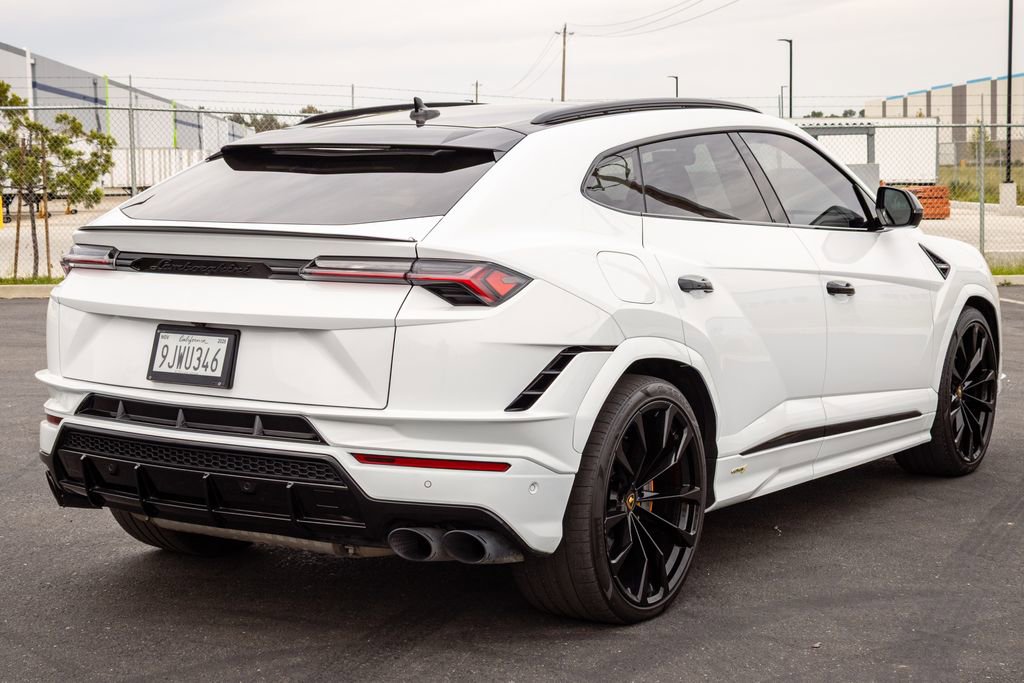 Used 2023 Lamborghini Urus S image 4