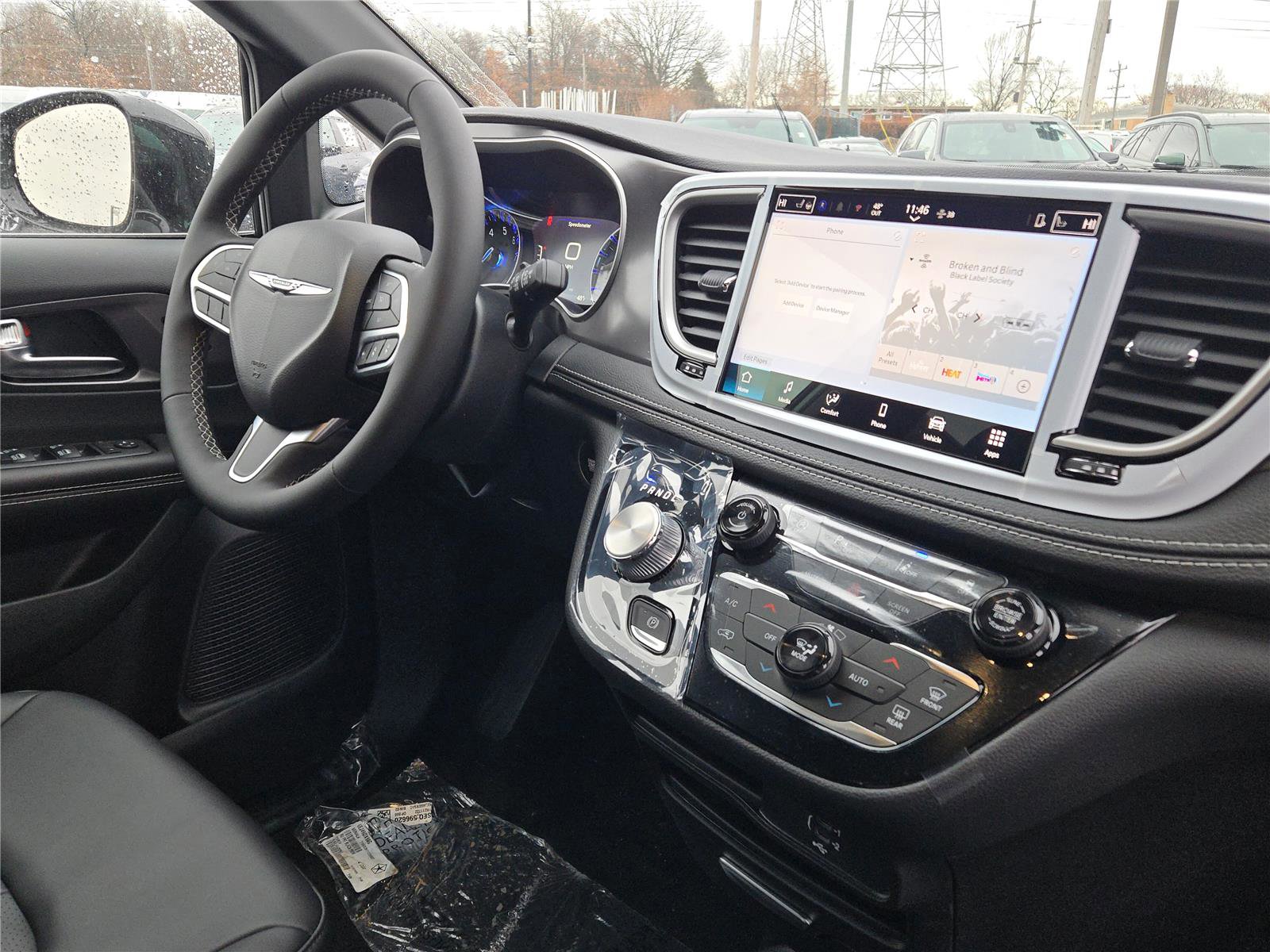 New 2026 Chrysler Pacifica Select image 8