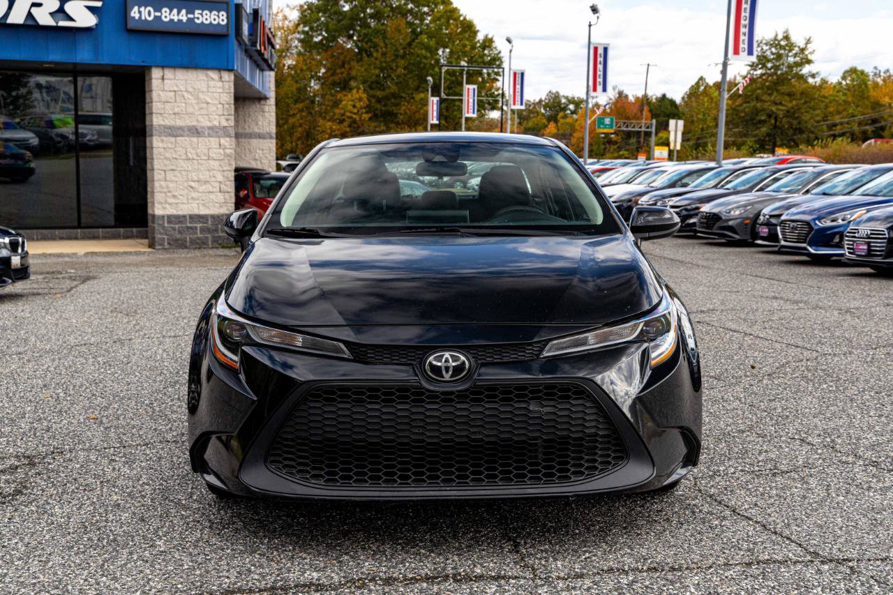 Used 2021 Toyota Corolla LE FWD image 2
