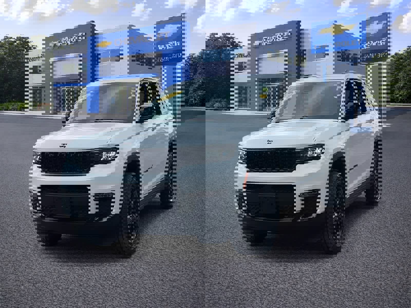 Used 2023 Jeep Grand Cherokee L Limited w/ Luxury Tech Group II image 2