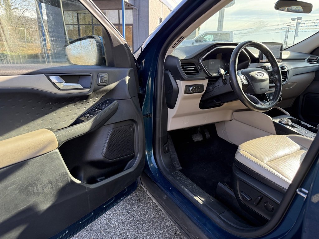 Used 2020 Ford Escape SEL image 12