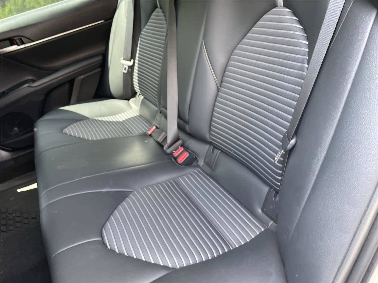Used 2019 Toyota Camry SE w/ Convenience Package FWD image 15