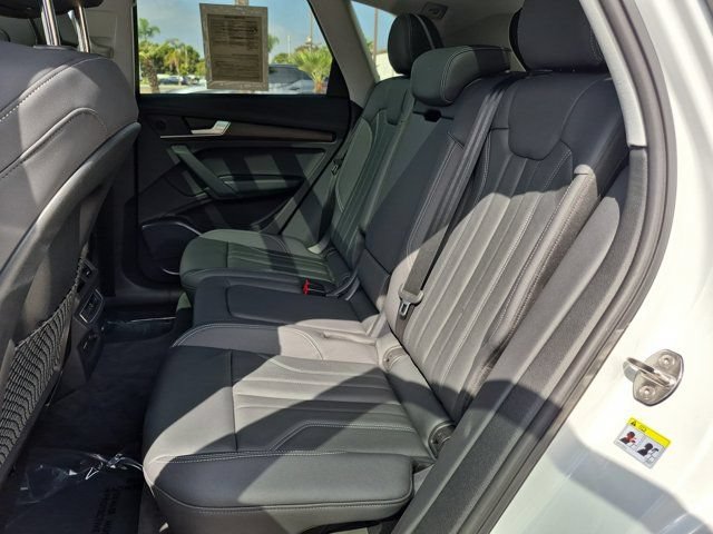 Used 2025 Audi Q5 e Premium AWD/4WD image 33