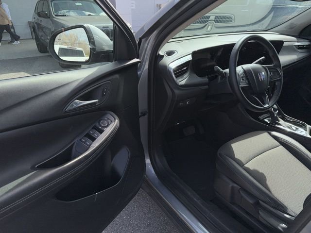 Used 2025 Buick Encore GX Preferred image 24