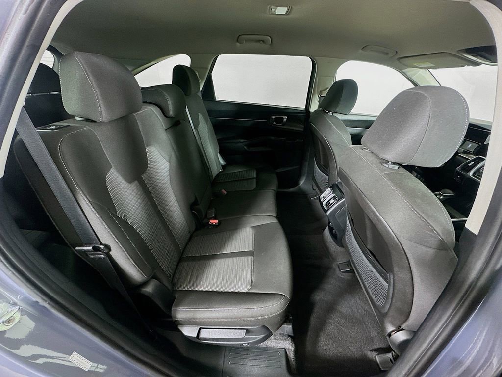 Certified 2023 Kia Sorento LX FWD image 7