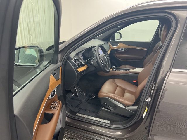 Used 2024 Volvo XC90 B6 Plus image 14