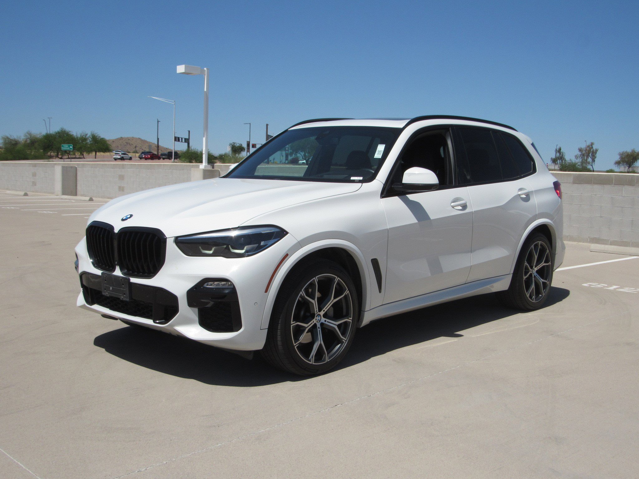Used 2020 BMW X5 xDrive40i w/ M Sport Package image 1