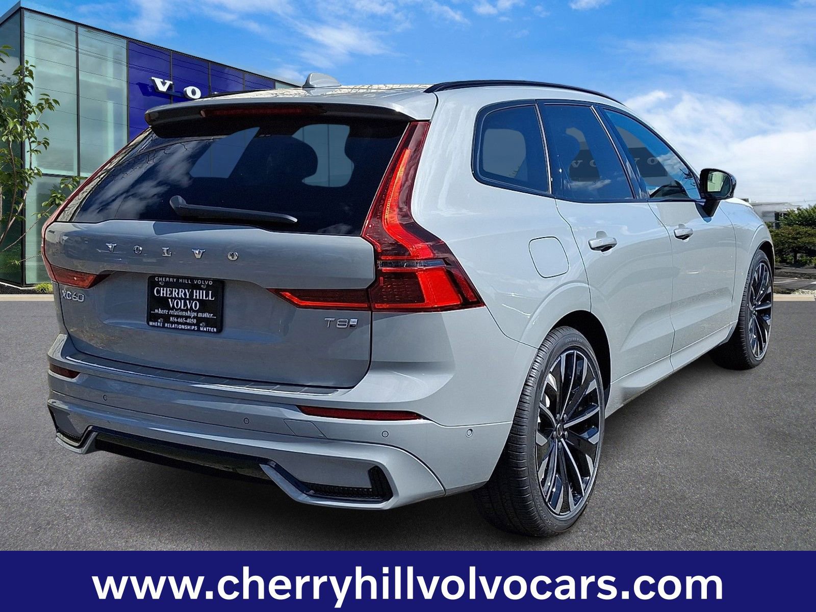 New 2026 Volvo XC60 T8 Ultra w/ Protection Package Premier image 5