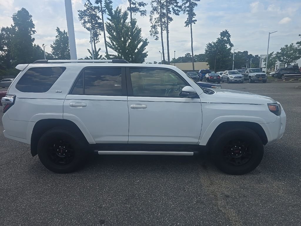 Used 2023 Toyota 4Runner SR5 Premium w/ Moonroof Package AWD/4WD image 4