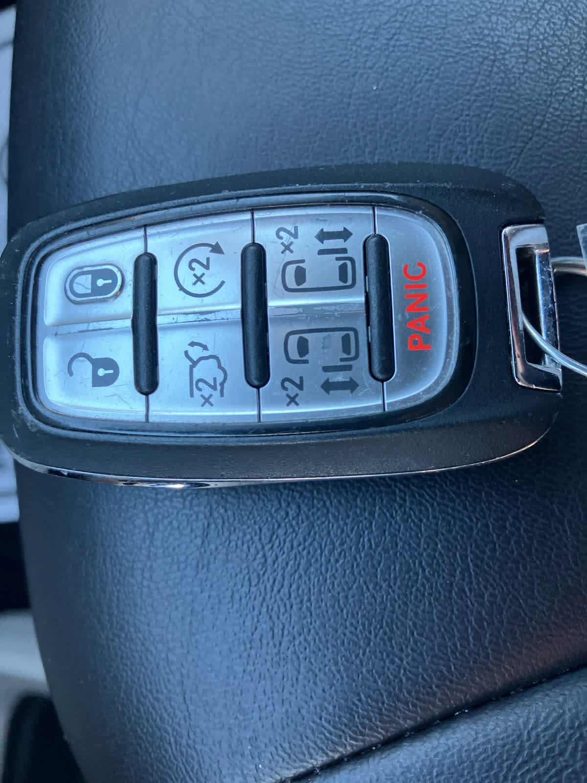 Used 2024 Chrysler Pacifica Touring-L image 32