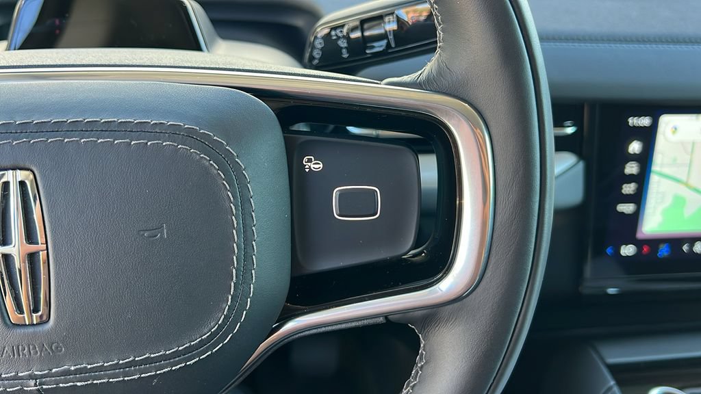 New 2025 Lincoln Navigator Reserve AWD/4WD image 11