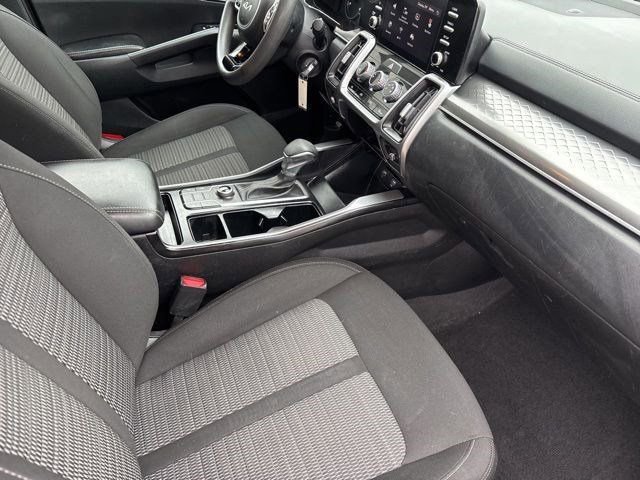Used 2023 Kia Sorento LX image 38