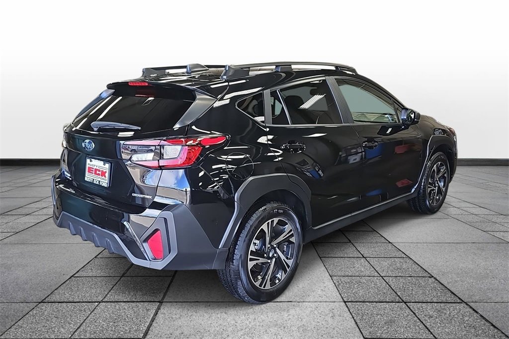 Used 2024 Subaru Crosstrek 2.0i Premium image 5