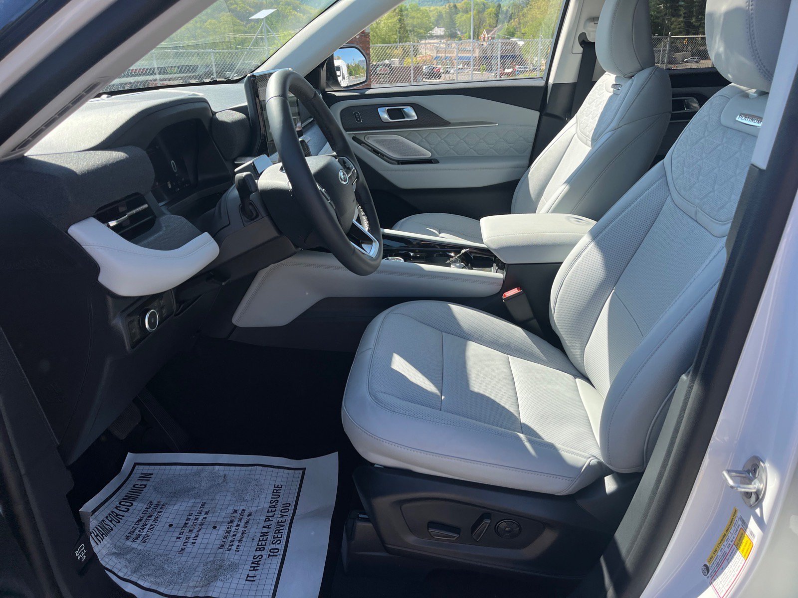 New 2026 Ford Explorer Platinum w/ LUX Leather Package AWD/4WD image 16