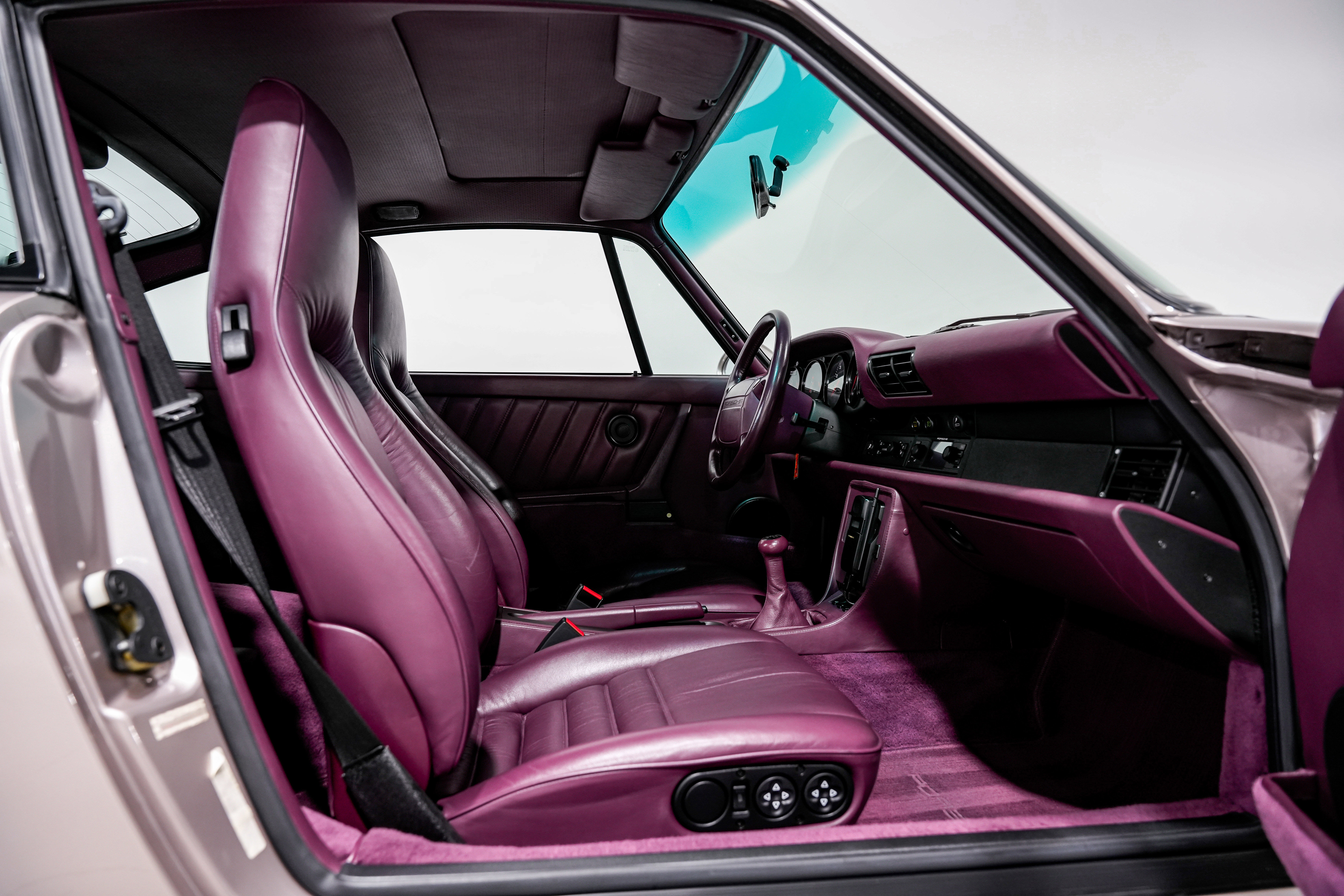 Used 1994 Porsche 911 Turbo RWD image 32