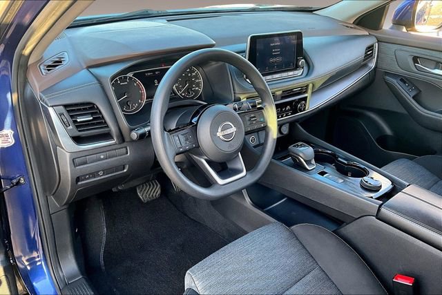 Used 2023 Nissan Rogue SV image 17