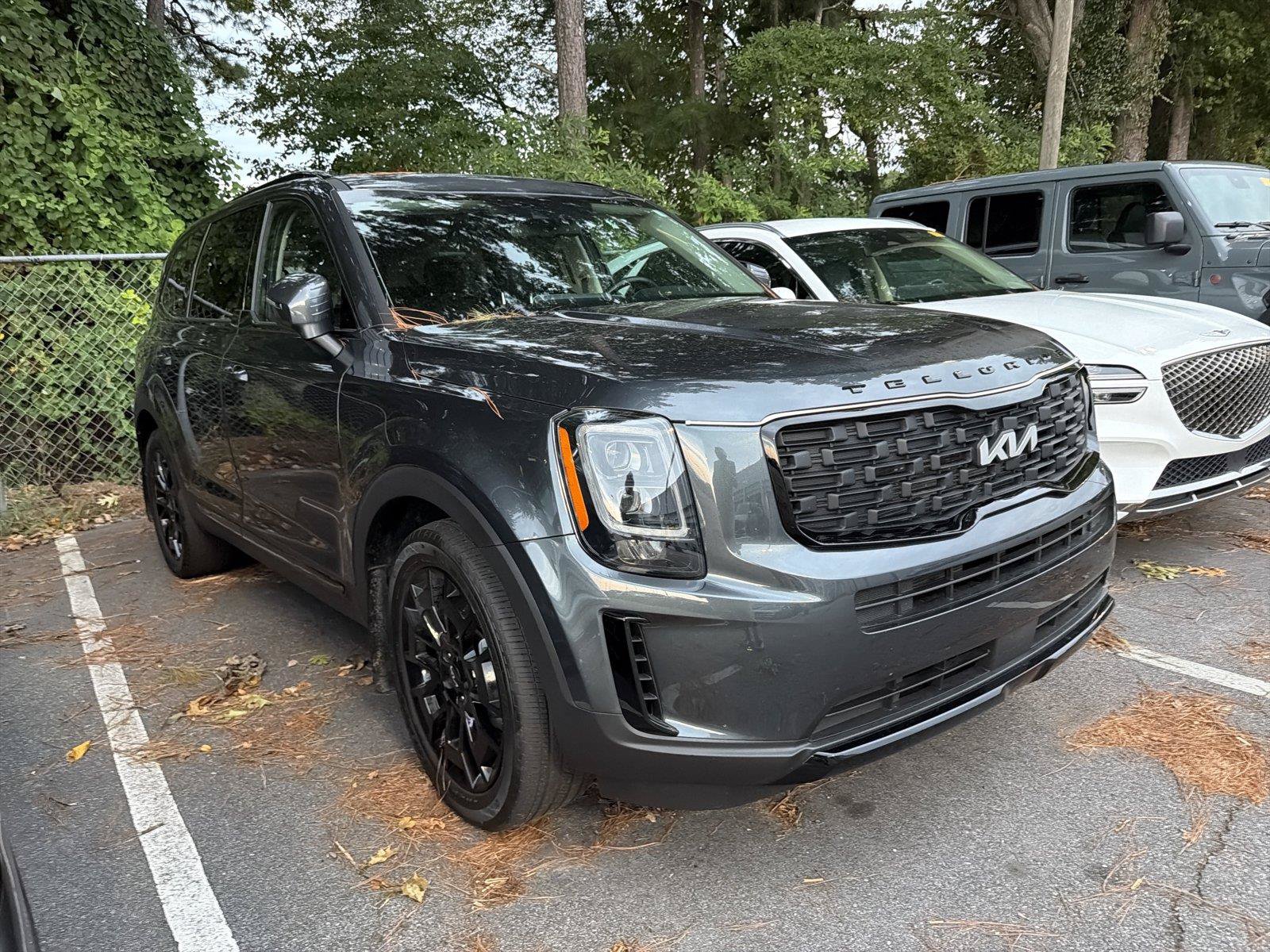 Used 2022 Kia Telluride EX w/ EX Premium Package AWD/4WD image 3