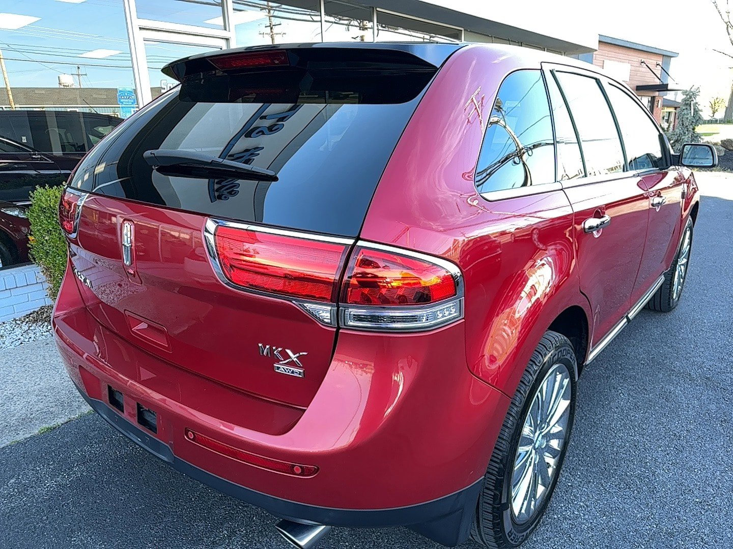 Used 2011 Lincoln MKX AWD w/ 102A Rapid Spec Order Code image 2