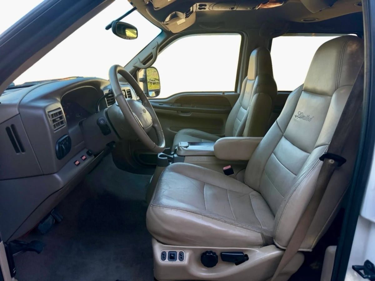 Used 2002 Ford Excursion Limited image 11