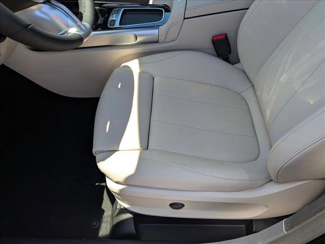 New 2025 Mercedes-Benz GLB 250 image 4