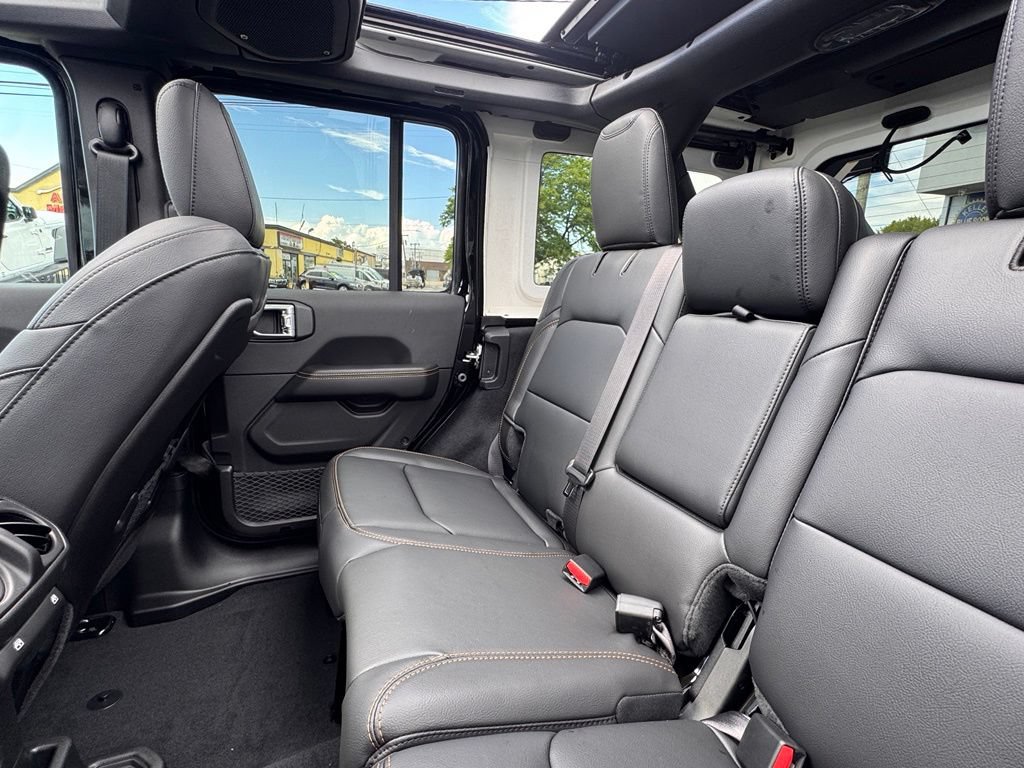 New 2026 Jeep Wrangler Unlimited Sahara AWD/4WD image 16
